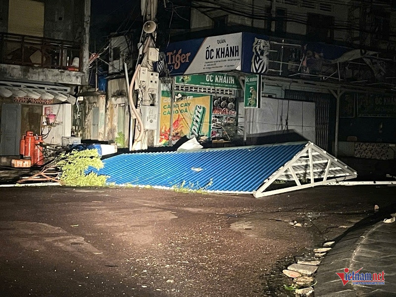 W-Tan hoang sau bão 7.jpg