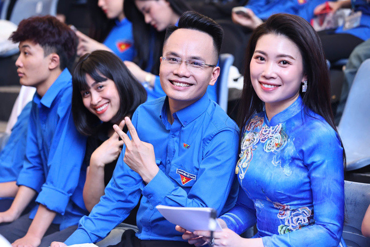 Nguyễn Hoài Đảm là gương mặt quen thuộc trên các chương trình thời sự, chính luận, khoa giáo của VTV5 và VTV2 (Ảnh: NVCC)