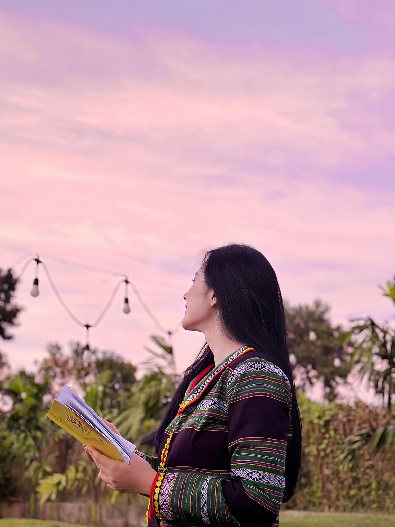 Không thể nhận ra 'bà mẹ nhí' Angela Phương Trinh xinh đẹp ngày nào - Ảnh 5.