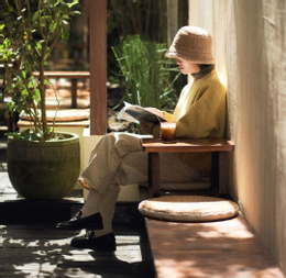 Nghỉ hưu tôi mới hiểu: Càng mong đợi ở con, càng dễ tổn thương - Ảnh 1.