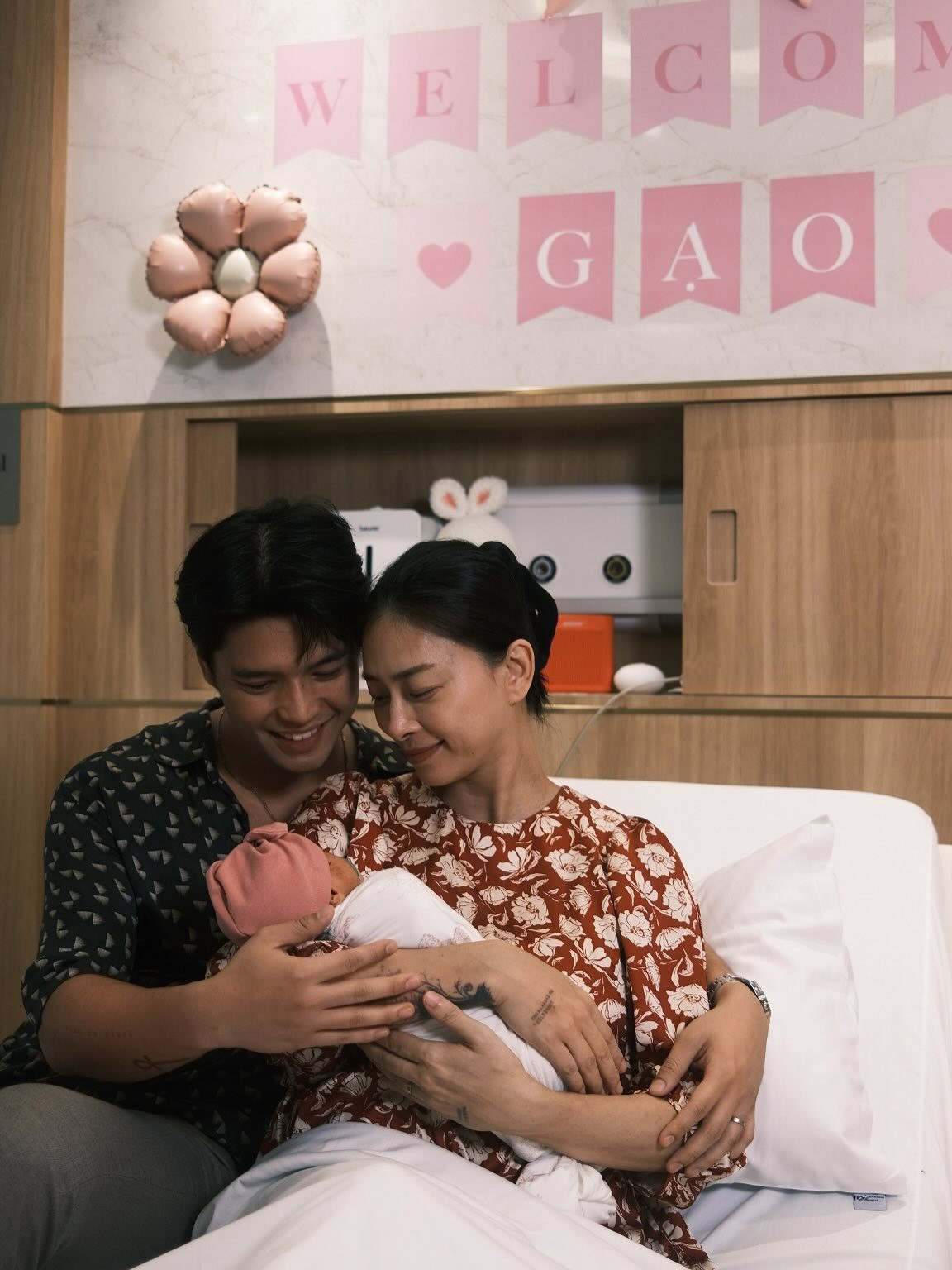 Ngô Thanh Vân hết lời khen ngợi chồng khẳng định Huy Trần là ông bố của năm