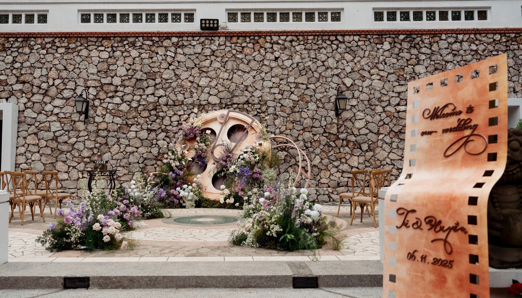 Quỳnh Nga Phanh Lee Huyền Lizzie và cả dàn sao VFC đổ bộ đám cưới Đình Tú