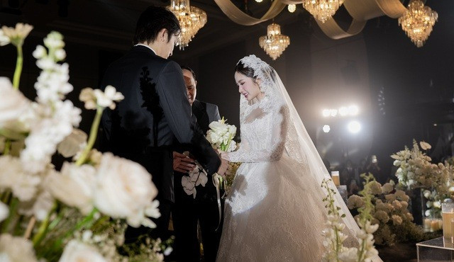 Quỳnh Nga Phanh Lee Huyền Lizzie và cả dàn sao VFC đổ bộ đám cưới Đình Tú