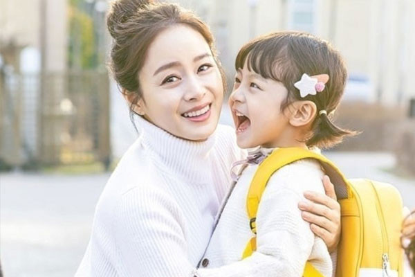 Tôi ngỡ đã làm tròn vai người cha cho đến khi thấy ánh mắt con riêng của vợ nhìn vào phòng sinh