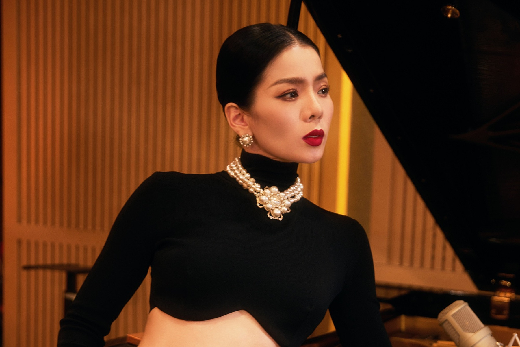 Lệ Quyên phản pháo khi bị hỏi sao không thấy chị làm từ thiện