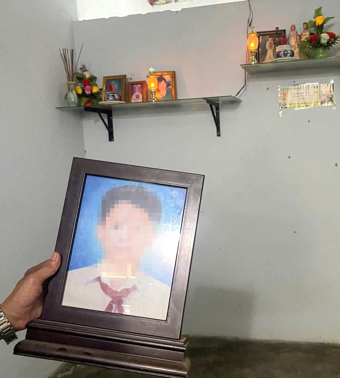 Bị lừa sang Campuchia , em h . N . H . Trở về gia đình sau khi tưởng đã chết - Ảnh 1.