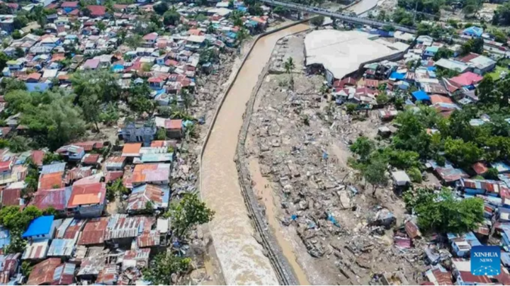 Khu vực bị bão siêu bão Kalmaegi tàn phá ở tỉnh Cebu giờ đây chuẩn bị đối phó với siêu bão Fung-wong. (Ảnh: THX)