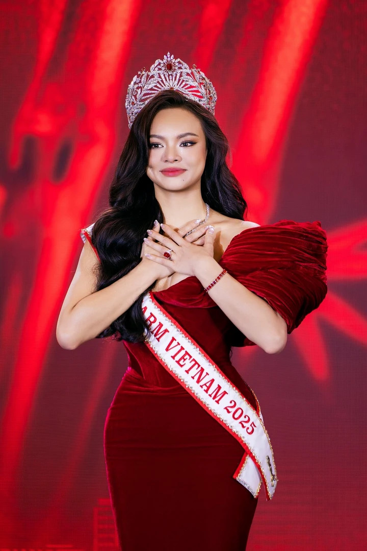 Mai Ngô tiết lộ luyện tập từ đầu năm 2025 để hoàn thiện bản thân và kết thúc hành trình 10 năm thi nhan sắc.