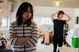 Tôi sợ hãi trước quan điểm dạy con của nhà vợ: 'Con gái chỉ cần có ngoại hình' - Ảnh 2.