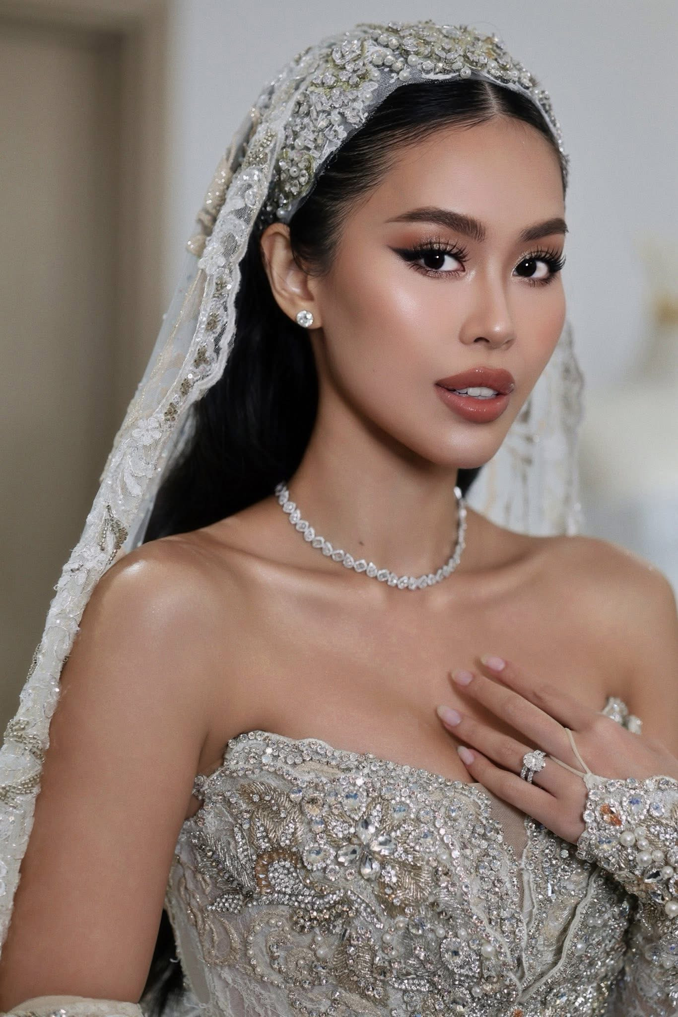 Hai chiếc đầm đắt đỏ nhất trong đám cưới của con gái cựu mỹ nhân màn bạc Thuỷ Tiên  - Ảnh 9.