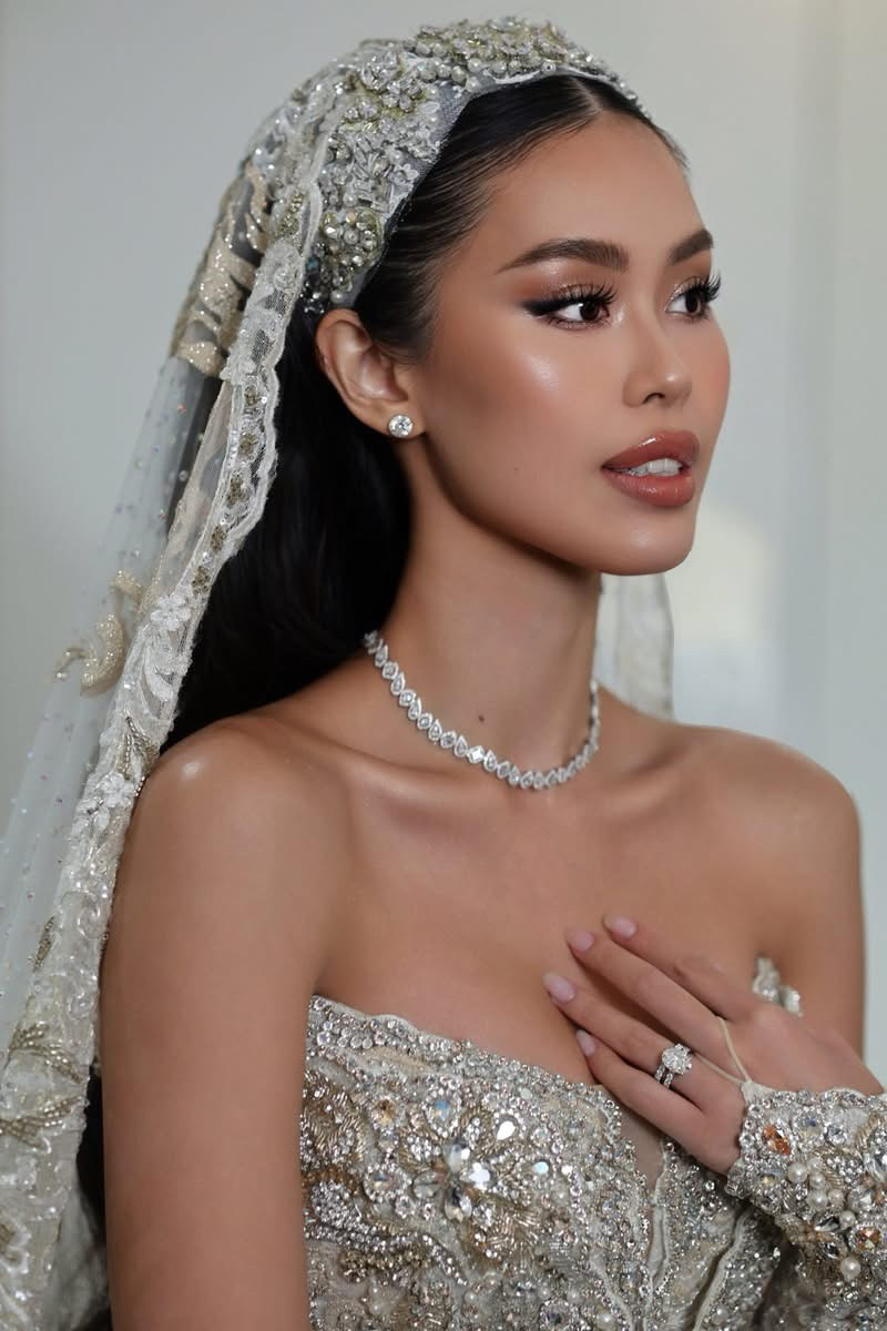 Hai chiếc đầm đắt đỏ nhất trong đám cưới của con gái cựu mỹ nhân màn bạc Thuỷ Tiên - Ảnh 8.