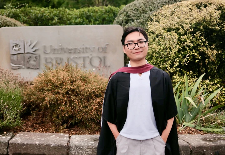 Bùi Thành Việt, tốt nghiệp thạc sĩ xuất sắc tại Đại học Bristol, Anh, tháng 12/2025.