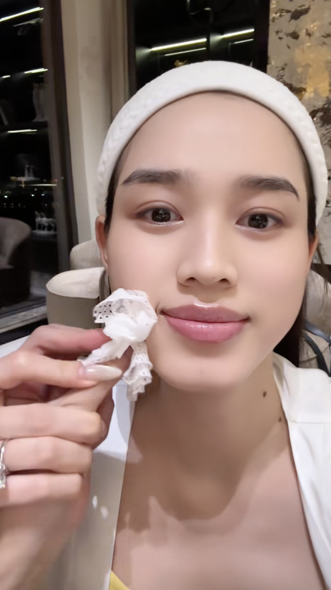 Cuộc sống giản dị đời thường của Đỗ Hà sau khi làm dâu hào môn