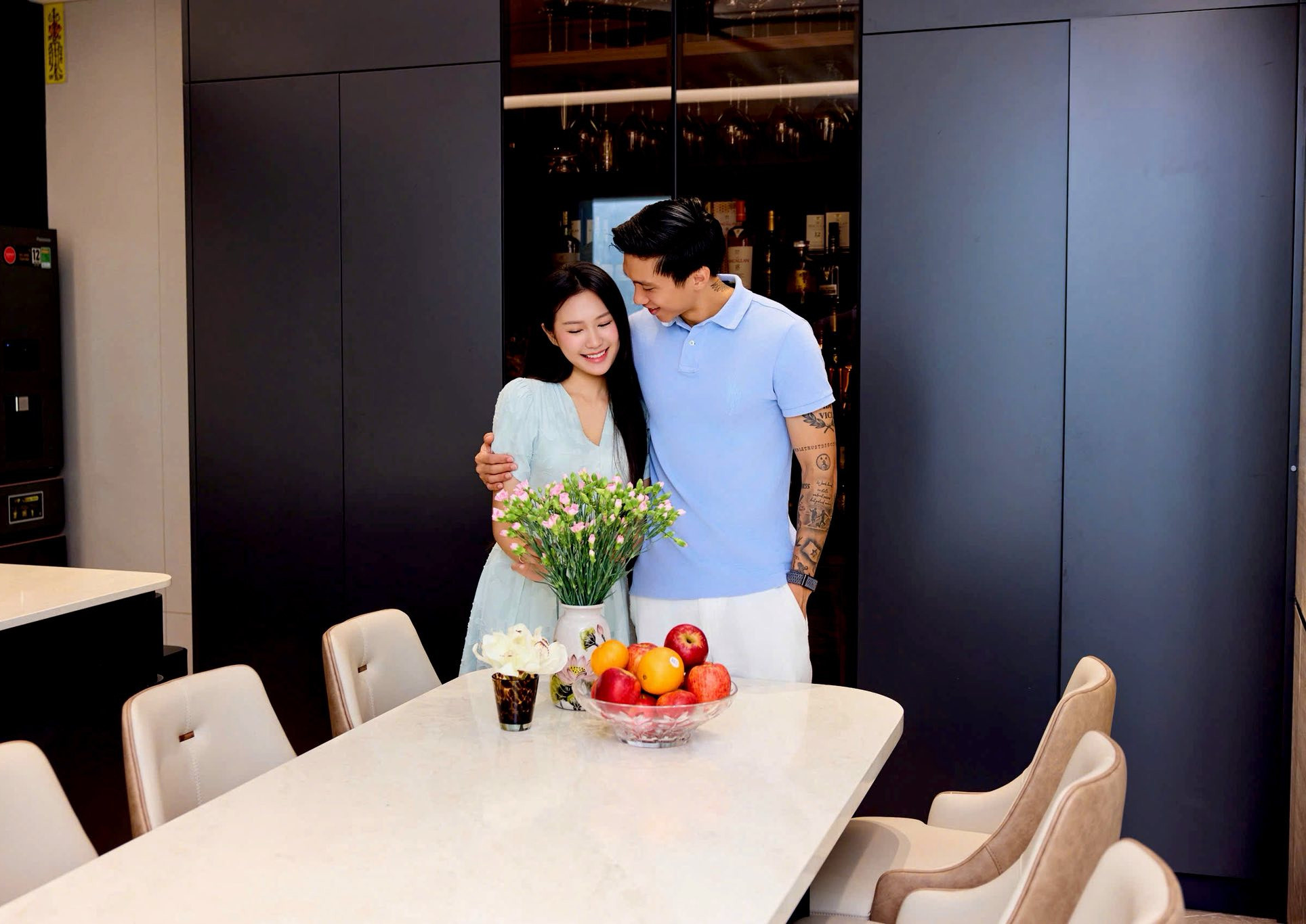 Đoàn Văn Hậu khoe nhà mới triệu đô dân mạng tới tấp vào xin vía nhiều tiền