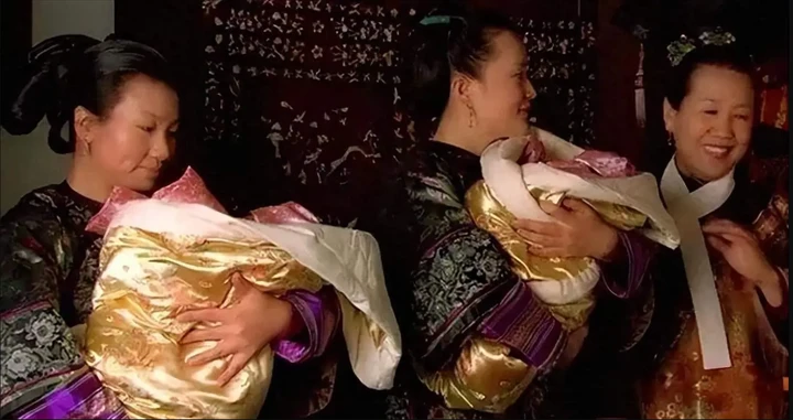 Không chỉ hoàng tử, các công chúa (cách cách) nhà Thanh cũng bị tách khỏi mẹ ngay từ khi chào đời. (Ảnh: Sohu)