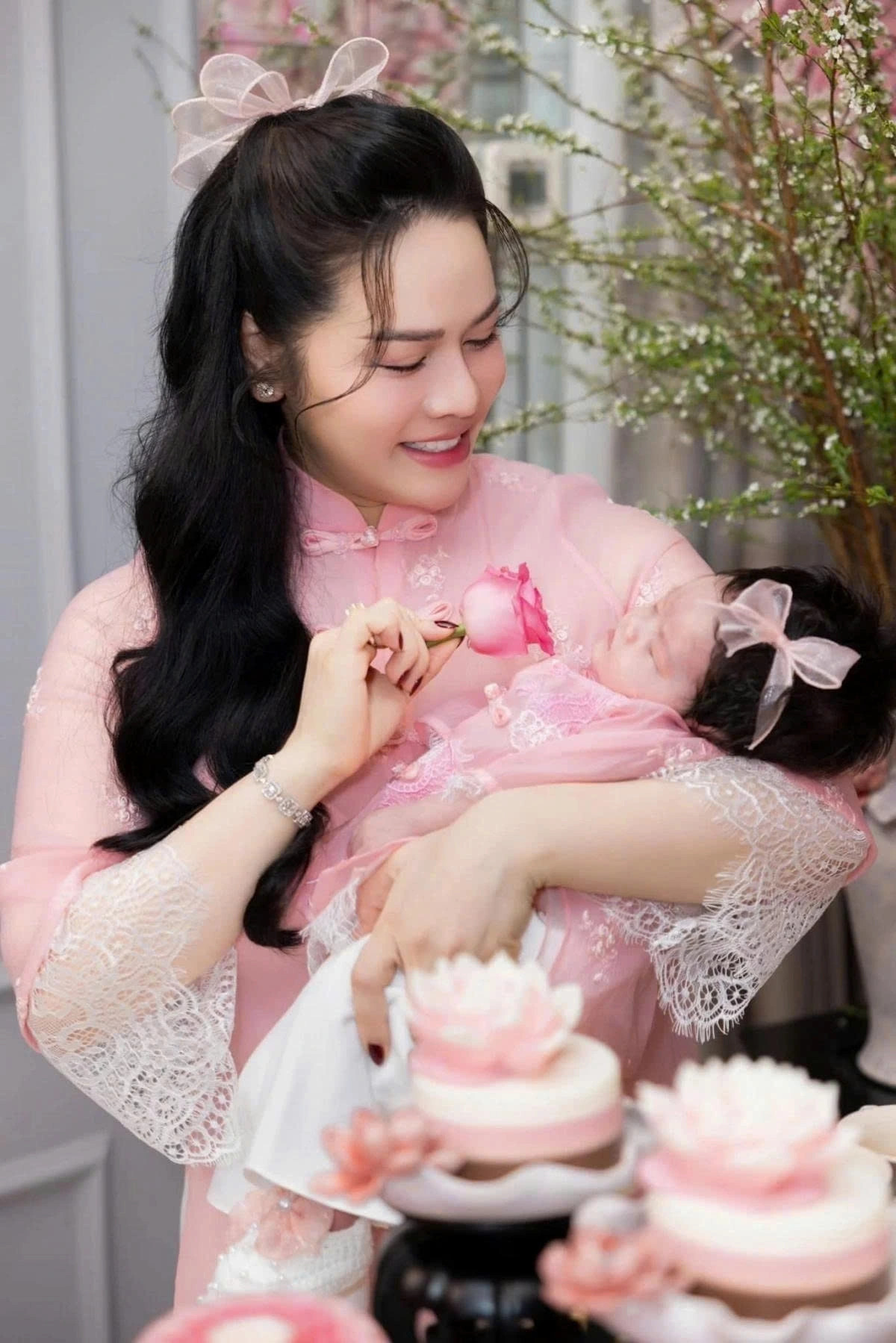 h hen nie, ngoc han, ngo thanh van va nhung sao viet lam me trong nam 2025 hinh anh 9