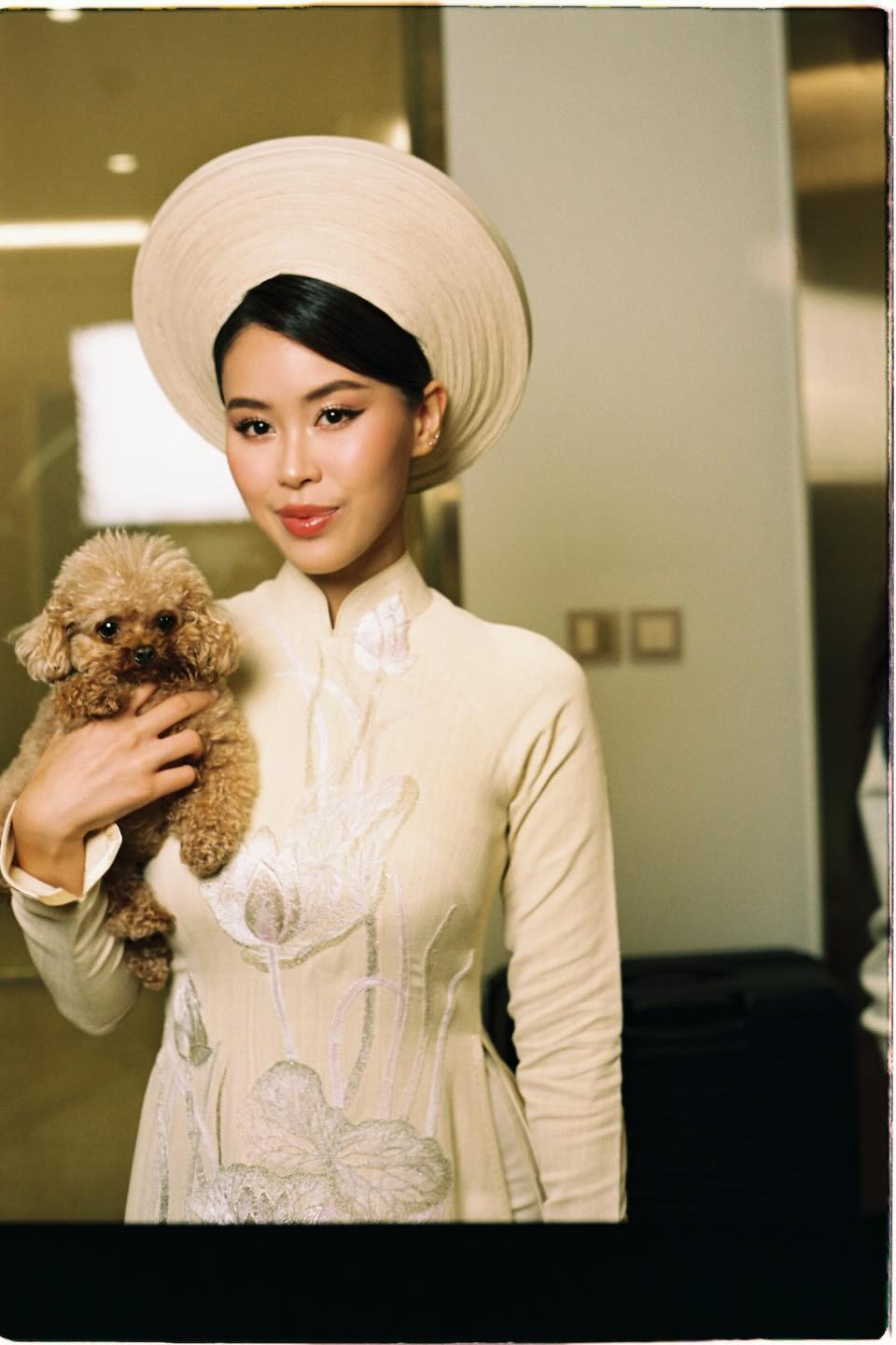 Ảnh cận lễ gia tiên truyền thống của con gái tỷ phú Johnathan Hạnh Nguyễn