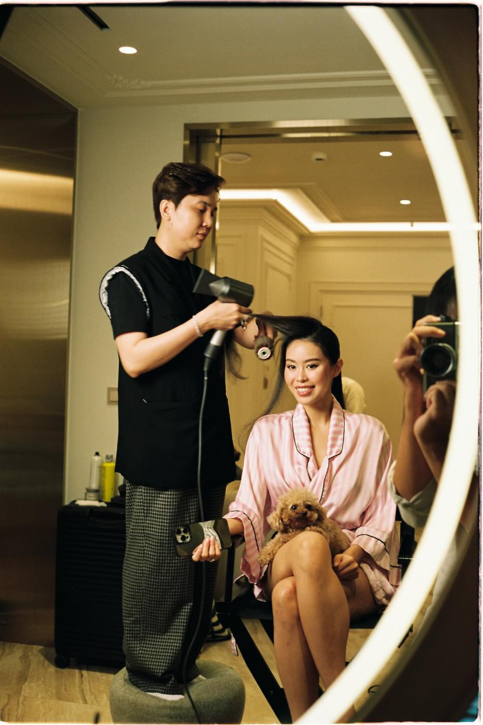 Ảnh cận lễ gia tiên truyền thống của con gái tỷ phú Johnathan Hạnh Nguyễn