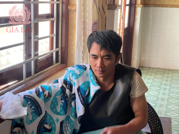 Bắt khẩn cấp đối tượng hiếp dâm cô gái trẻ đi giao xôi cho khách trong đêm - Ảnh 1.