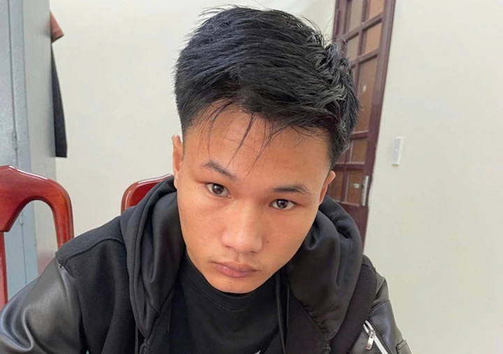 Nguyễn An Bảo Chinh thời điểm bị tạm giữ hình sự, lấy lời khai phục vụ công tác điều tra. (Ảnh: Công an Quảng Trị)