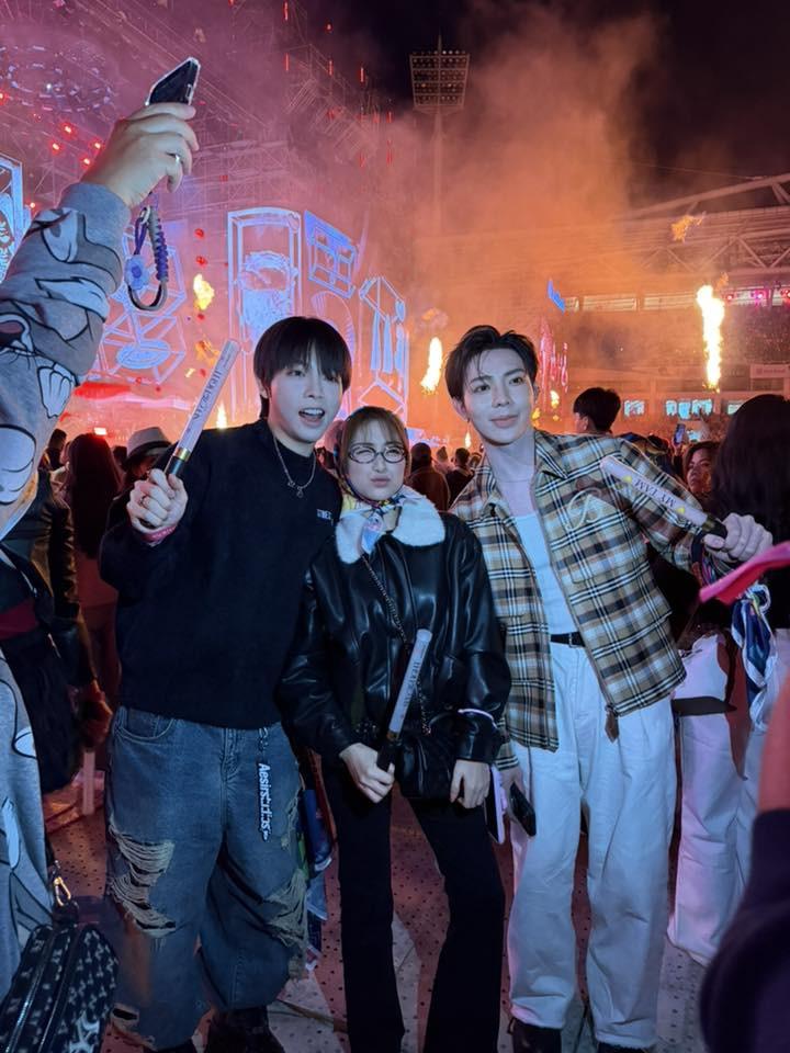 Hòa Minzy gây sốt với Khoảnh khắc Đáng nhớ tại concert của Mỹ Tâm - Ảnh 2.