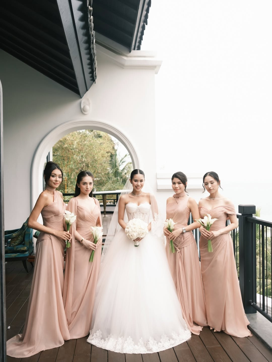 Ảnh nét căng khoe cận nhan sắc xinh đẹp của bạn gái Hiếu Nguyễn