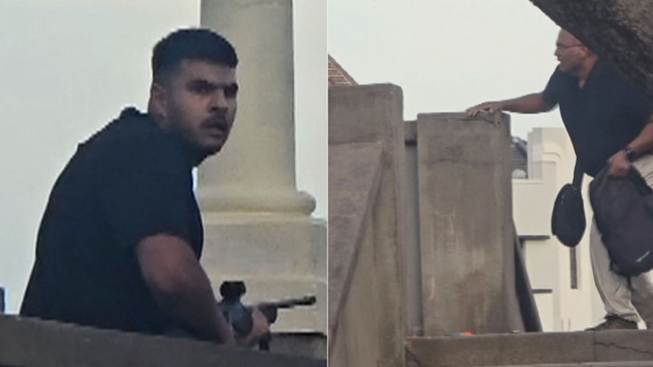 Nghi phạm vụ xả súng tại Australia là hai cha con, ít nhất 15 người thiệt mạng.