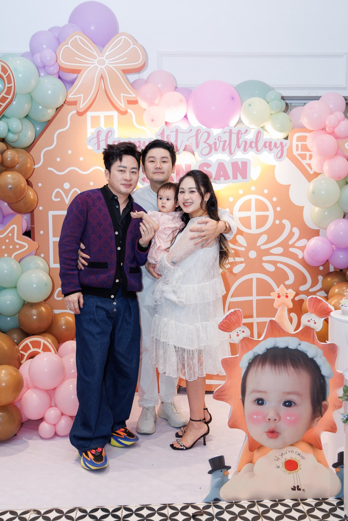 chau ngoai nsnd thanh lam chon cam mic trong tiec day nam 1fbe14bca4ee487286b63f2b8d55585a 1532.jpg