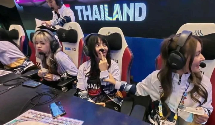 Đội tuyển Liên quân của Thái Lan rút khỏi SEA Games 33 vì hành vi ăn gian của Naphat (ngồi giữa)