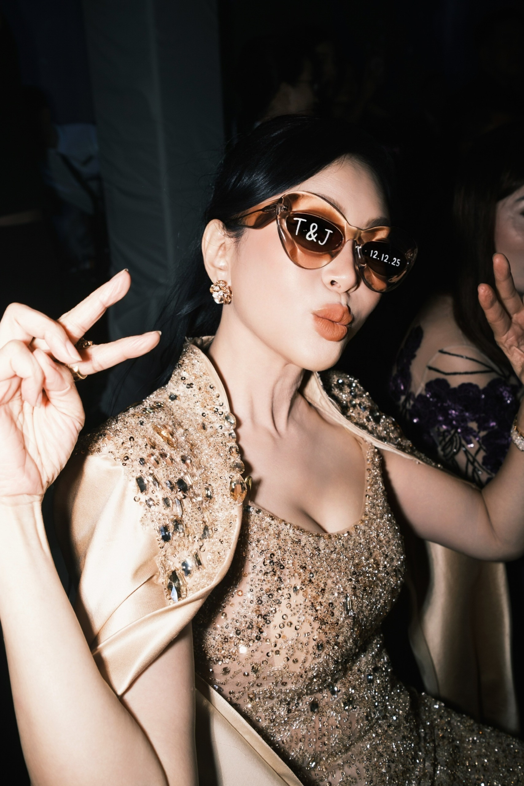 Điều đặc biệt mẹ tỷ phú làm trong đám cưới Tiên Nguyễn