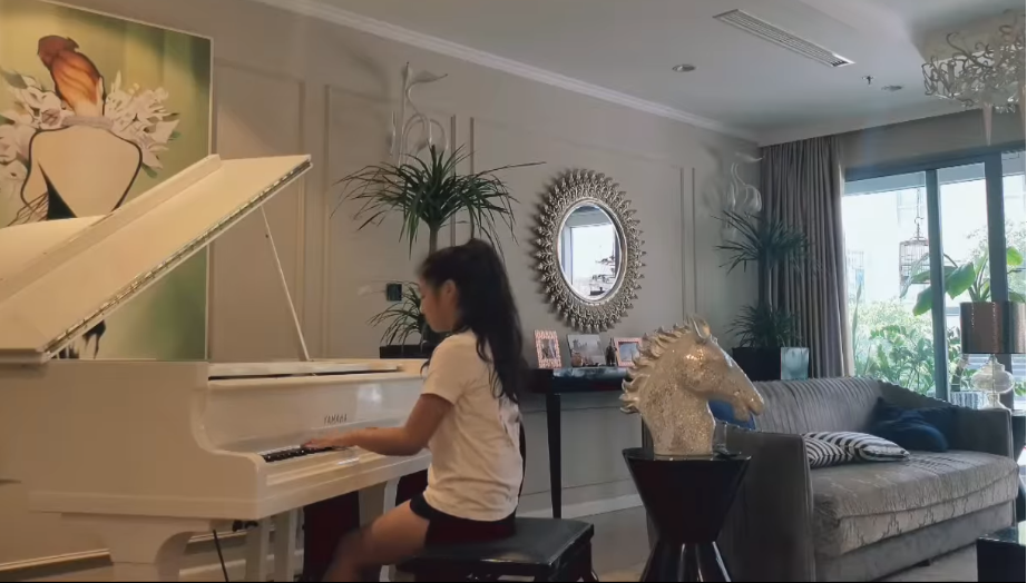 Biệt thự mới của vợ chồng Mạnh Trường: Khám phá không gian sống sang trọng - Ảnh 9.