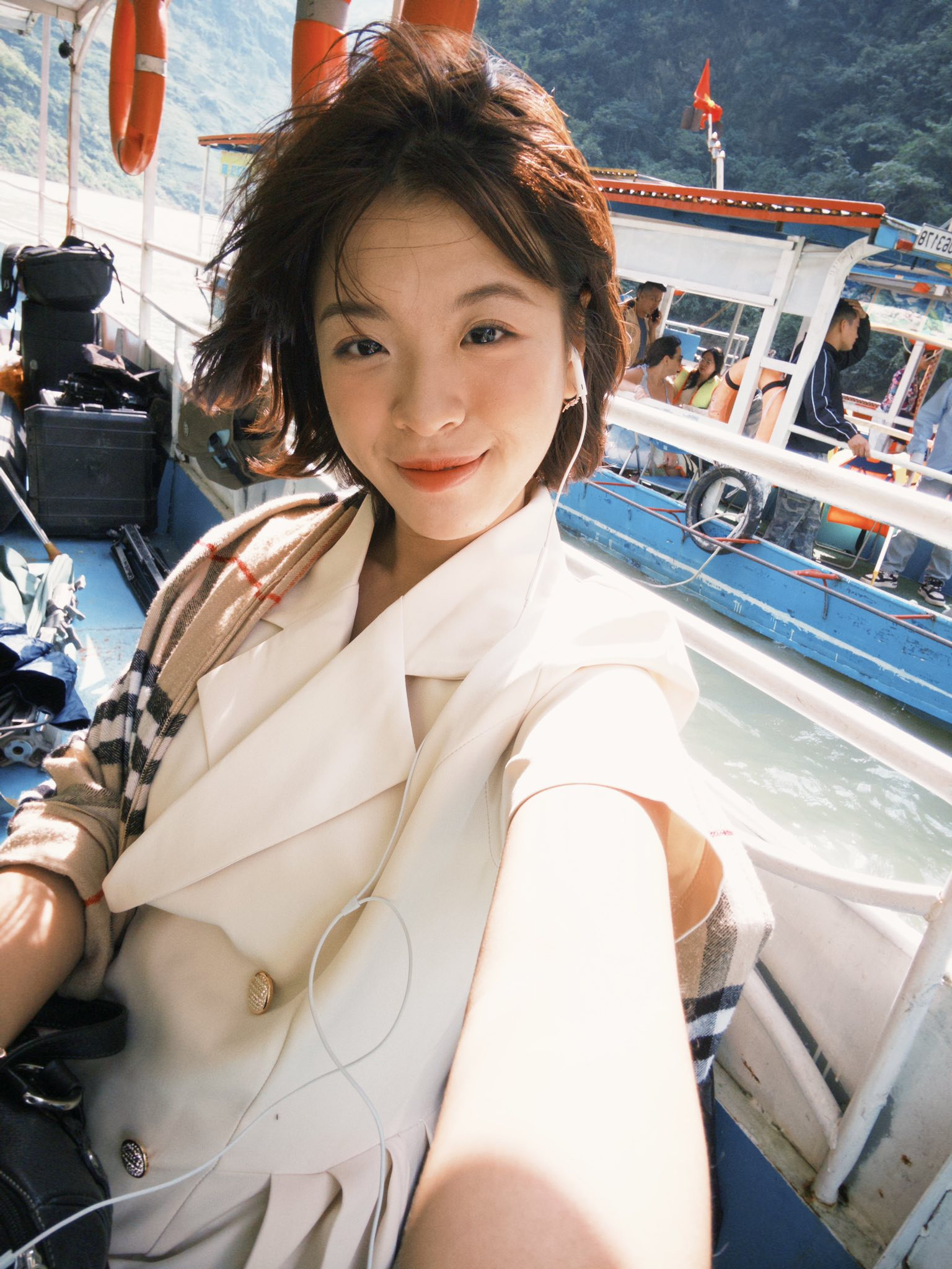 Nhan sắc con gái út NSƯT Chiều Xuân và những điều thú vị về vẻ đẹp của cô - Ảnh 6.