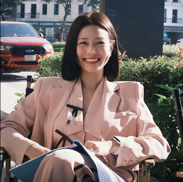 Bên cạnh lời khen, Quỳnh Châu nhận góp ý của khán giả về việc thoại quá điệu, có vấn đề về đài từ, gây khó nghe. Tuy nhiên, cô nhận thấy đa số khán giả vẫn yêu thích đài từ và giọng nói của mình.