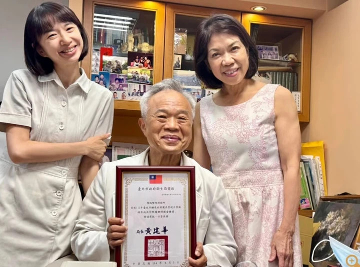 Trước khi nổi tiếng với tư cách là một vận động viên thể hình, Lin đã dành nhiều năm làm việc với vai trò là người hướng dẫn về bệnh tiểu đường. (Ảnh: Facebook)