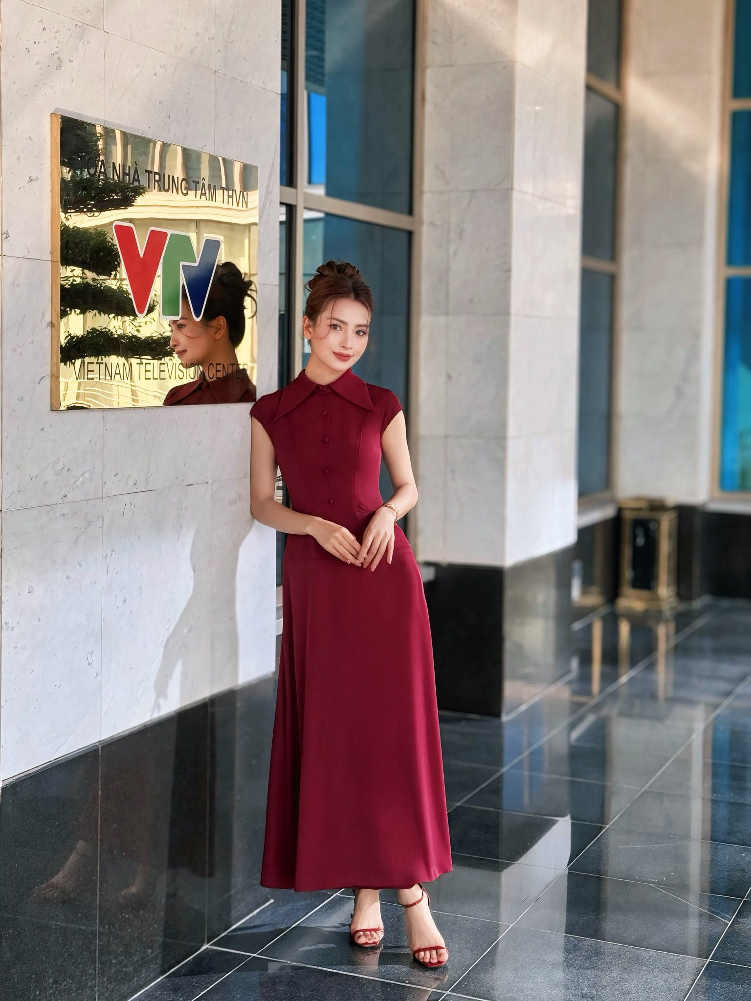 MC Huyền Trang Mù Tạt vừa nhận lời cầu hôn của danh thủ Đức Huy có gu thời trang đời thực ra sao? - Ảnh 4.