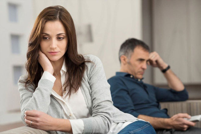 Con riêng của chồng kết hôn vợ cũ qua lại thường xuyên rồi thản nhiên muốn ở lại qua đêm