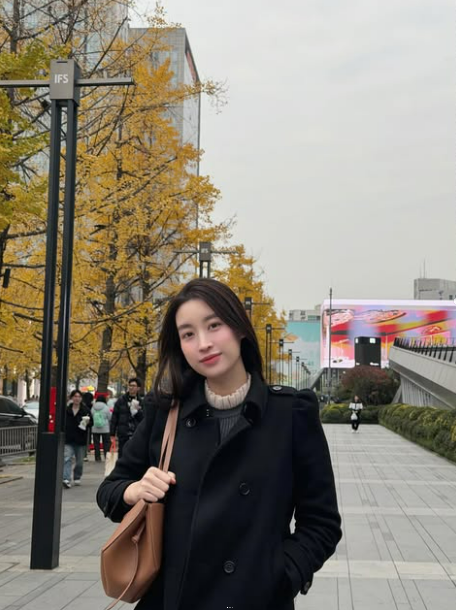 Đỗ Mỹ Linh hiếm hoi lộ diện giữa nghi vấn tiếp tục bầu bí gây chú ý vì 1 điểm