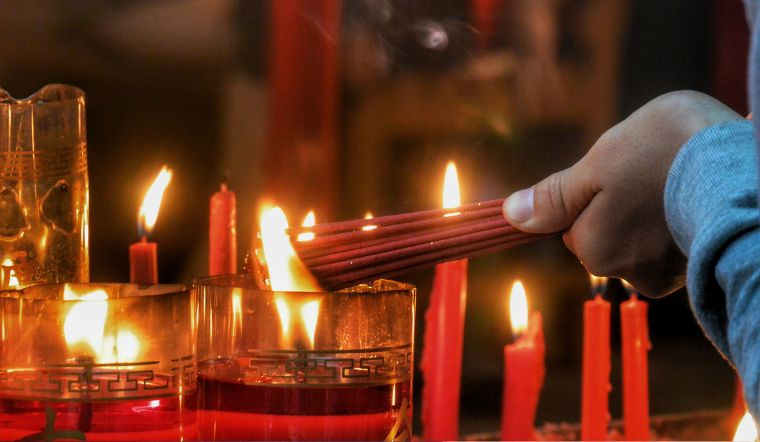 Giờ đẹp thắp hương mùng 1 tháng 11 âm lịch và những điều nên kiêng - Ảnh 2.