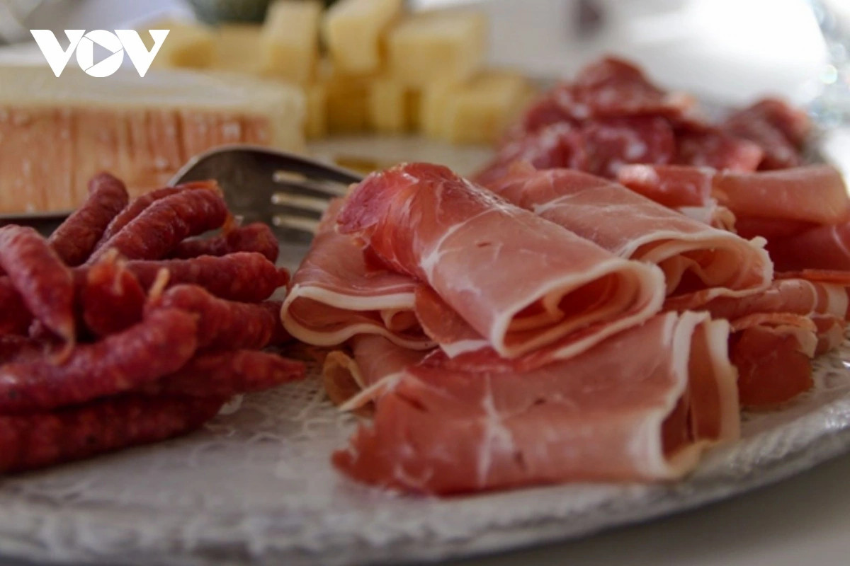 phat hien loai thit ai cung thich, an cang nhieu nguy co sa sut tri tue cang cao hinh anh 1