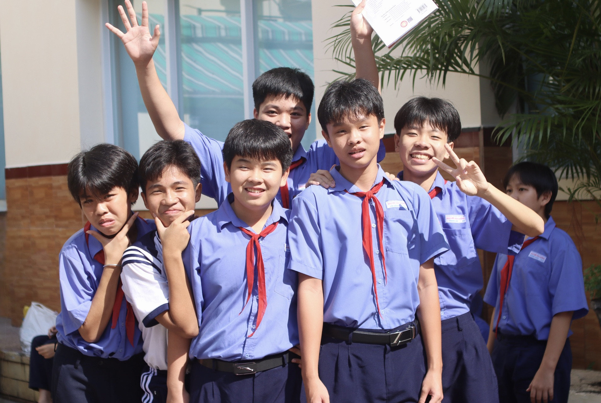 Học sinh trường THCS Nguyễn Văn Luông