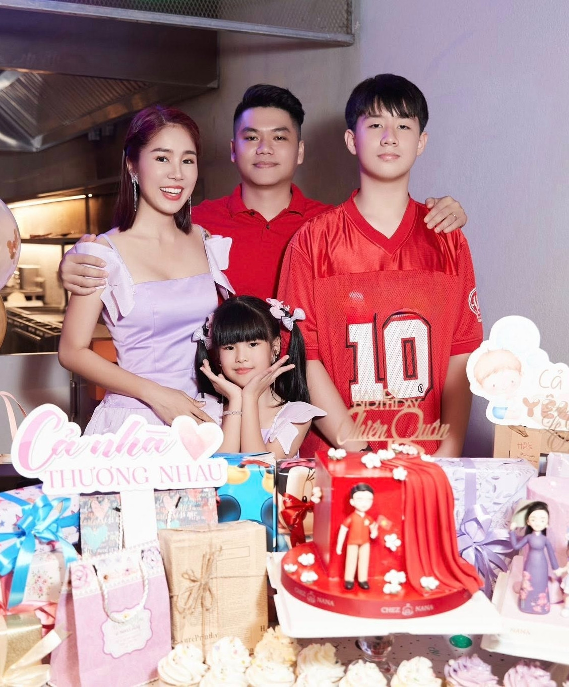 Con trai Lê Phương 13 tuổi vượt mốc 1m8 cao đụng trần nhà ngoại hình chuẩn soái ca