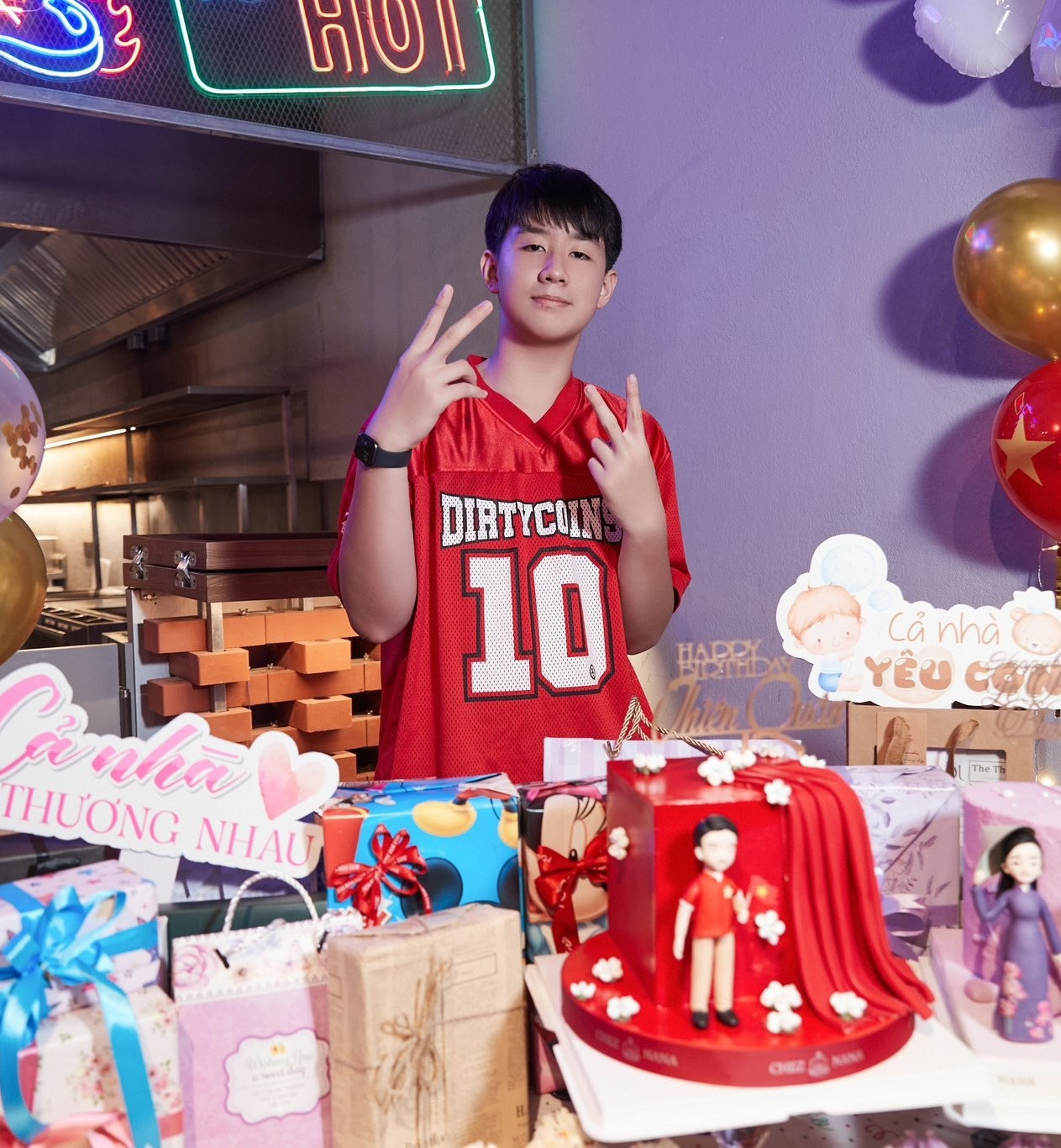 Con trai Lê Phương 13 tuổi vượt mốc 1m8 cao đụng trần nhà ngoại hình chuẩn soái ca