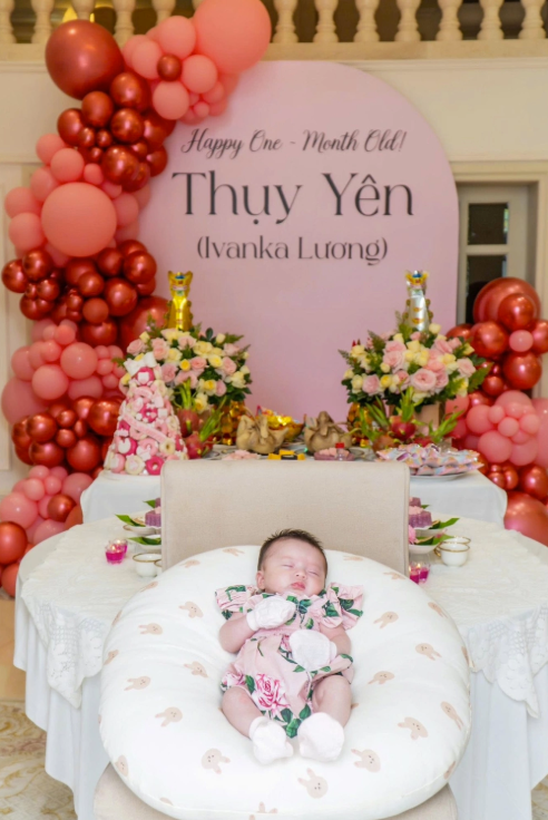 Hé lộ tên con gái mới sinh của nam NSƯT cải lương và vợ hoa hậu quý bà nổi tiếng - Ảnh 1.