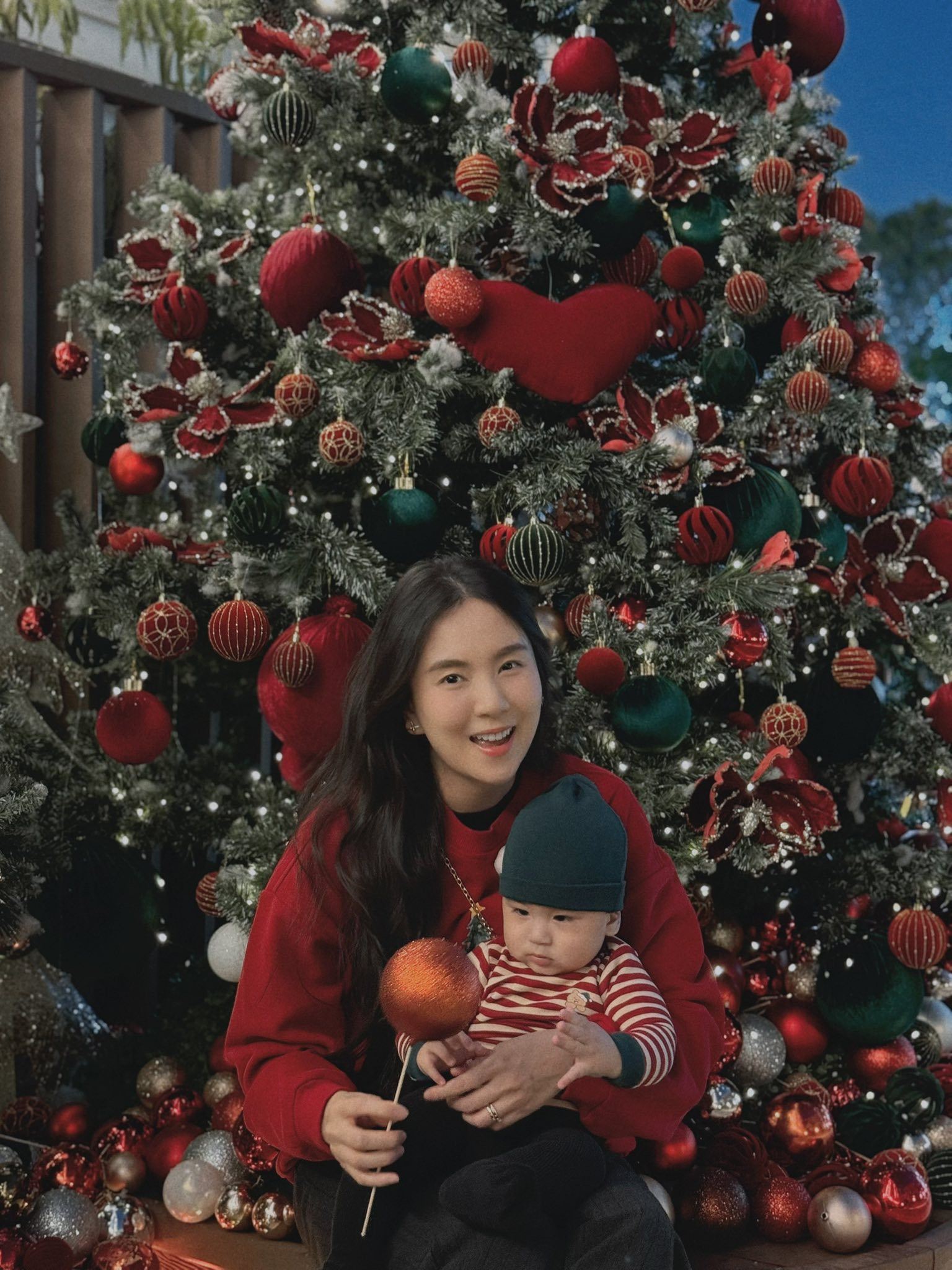 MC Mai Ngọc chia sẻ khoảnh khắc đáng yêu với con trai Panda chào Giáng sinh - Ảnh 4.