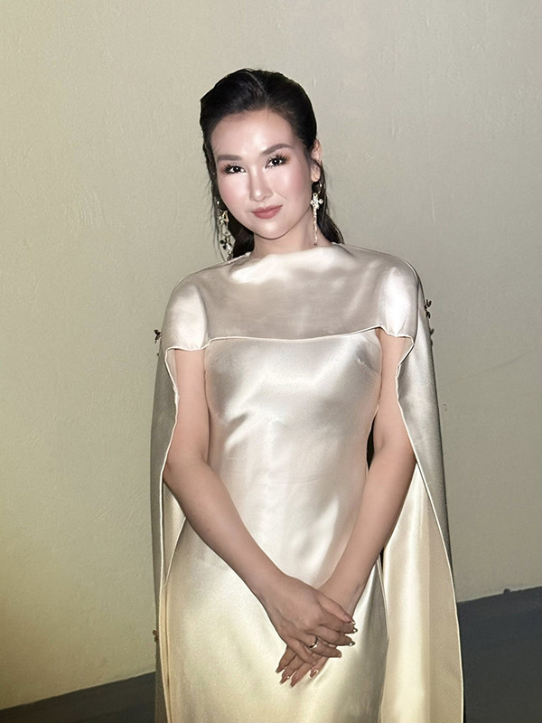 Võ Hạ Trâm tự tin khoe body thật, bắt đầu vào cuộc chơi 'không mỡ thừa' - Ảnh 8.