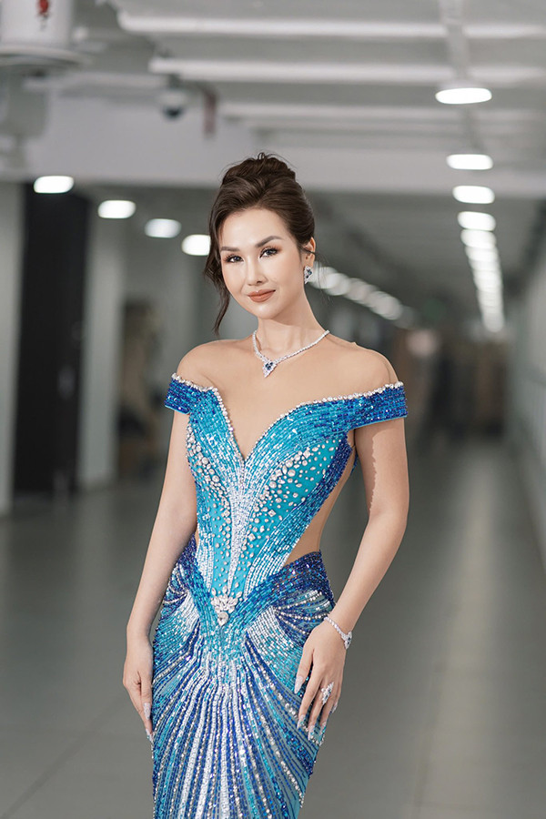 Võ Hạ Trâm tự tin khoe body thật, bắt đầu vào cuộc chơi 'không mỡ thừa' - Ảnh 7.