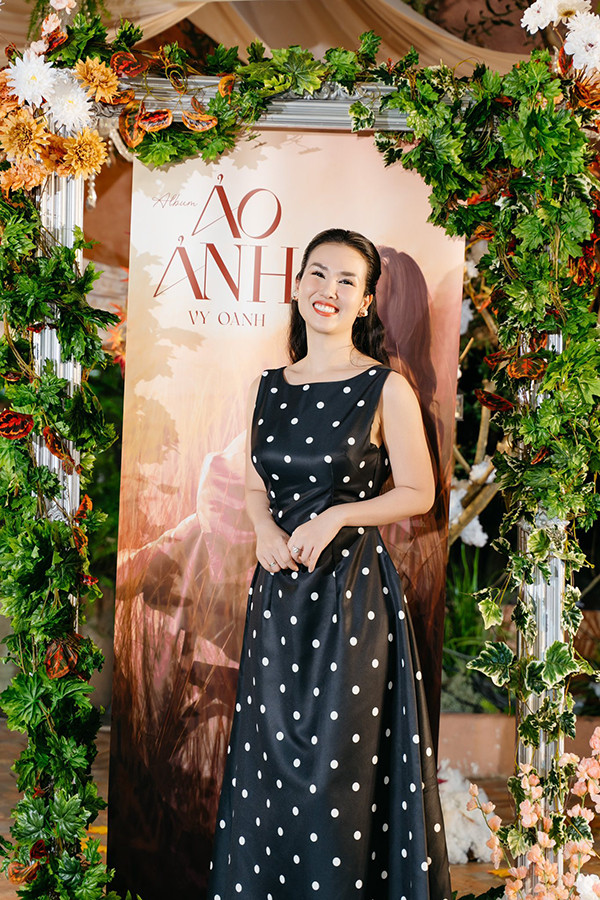 Võ Hạ Trâm tự tin khoe body thật, bắt đầu vào cuộc chơi 'không mỡ thừa' - Ảnh 9.