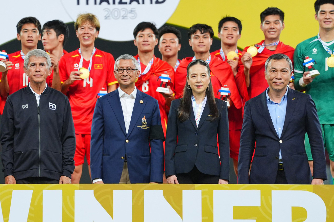 Madam Pang Viet Nam U22 Thai Lan.jpg