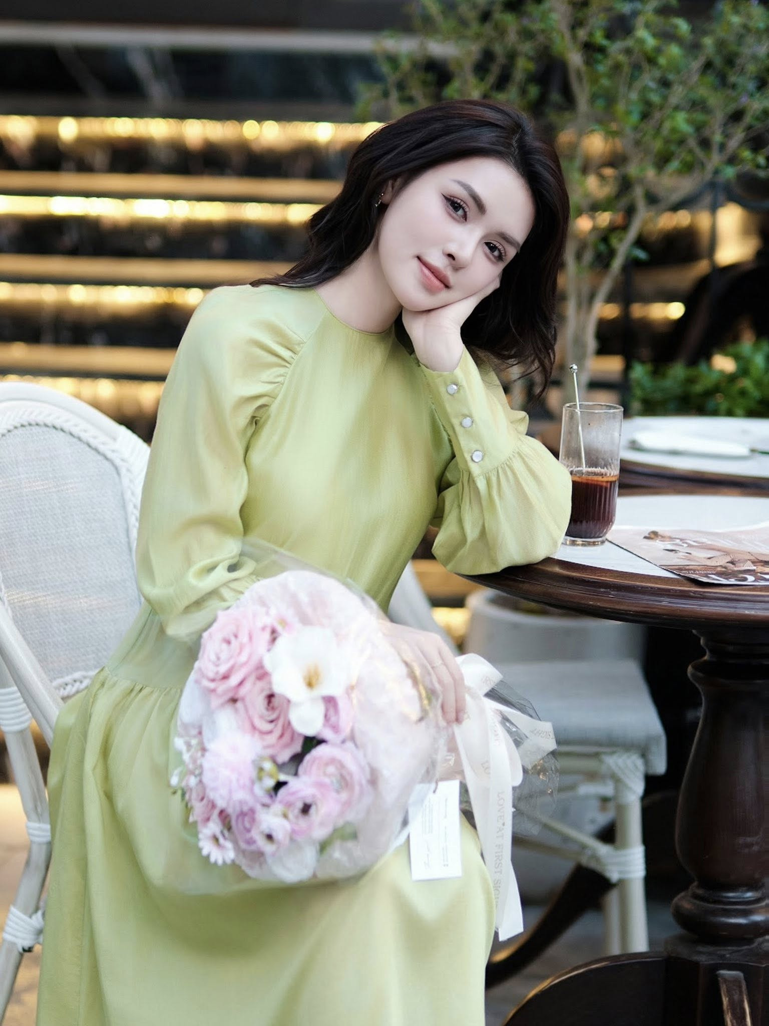 Chân dung nữ diễn viên Hà Bích Ngọc kém Mạnh Trường 16 tuổi đang gây sốt - Ảnh 10.