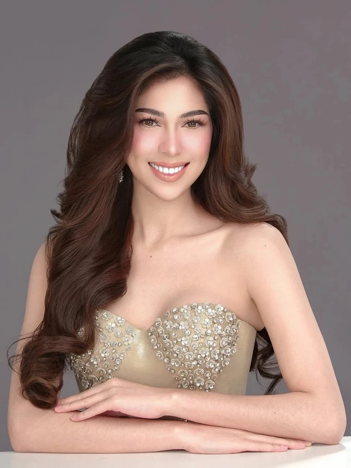 Ít ai biết, Chelsea được một gia đình nhận nuôi từ nhỏ.